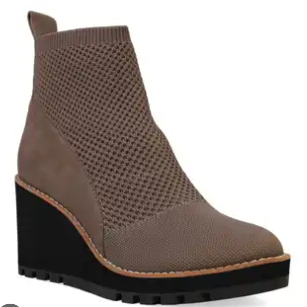 Eileen Fisher Women's Tan Wedge Ankle Boots
